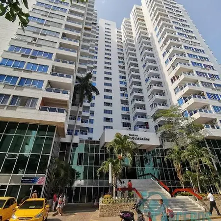 En Piso 12 Vista Al Laguito Por Parceros Group Apartamento *